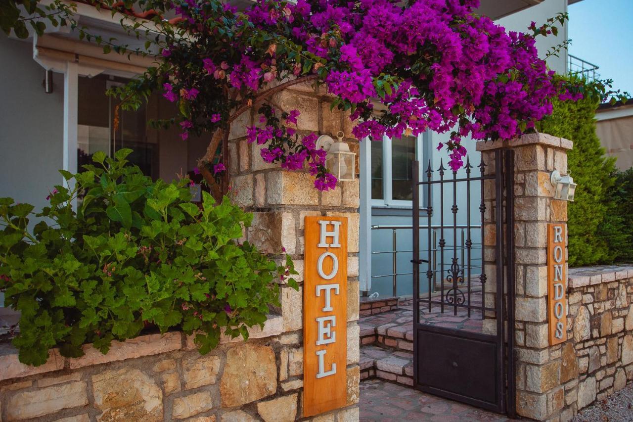 Rondos Hotel Himarë Exteriér fotografie