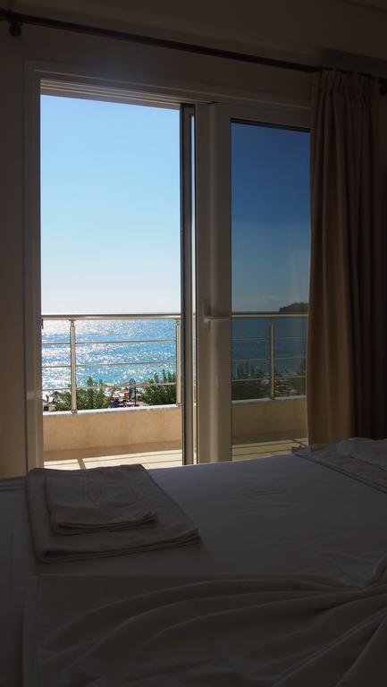 Rondos Hotel Himarë Pokoj fotografie