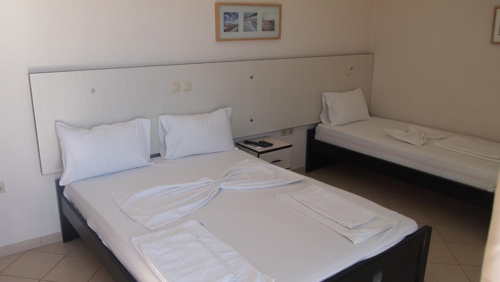 Rondos Hotel Himarë Pokoj fotografie