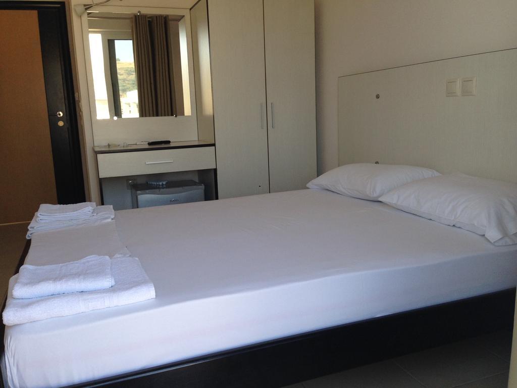 Rondos Hotel Himarë Pokoj fotografie