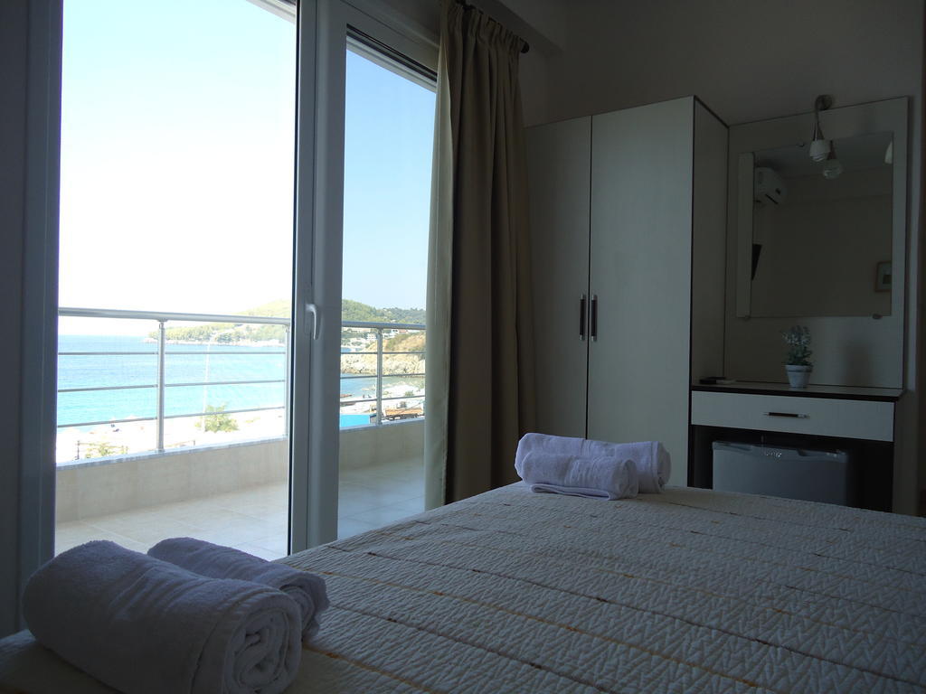 Rondos Hotel Himarë Pokoj fotografie