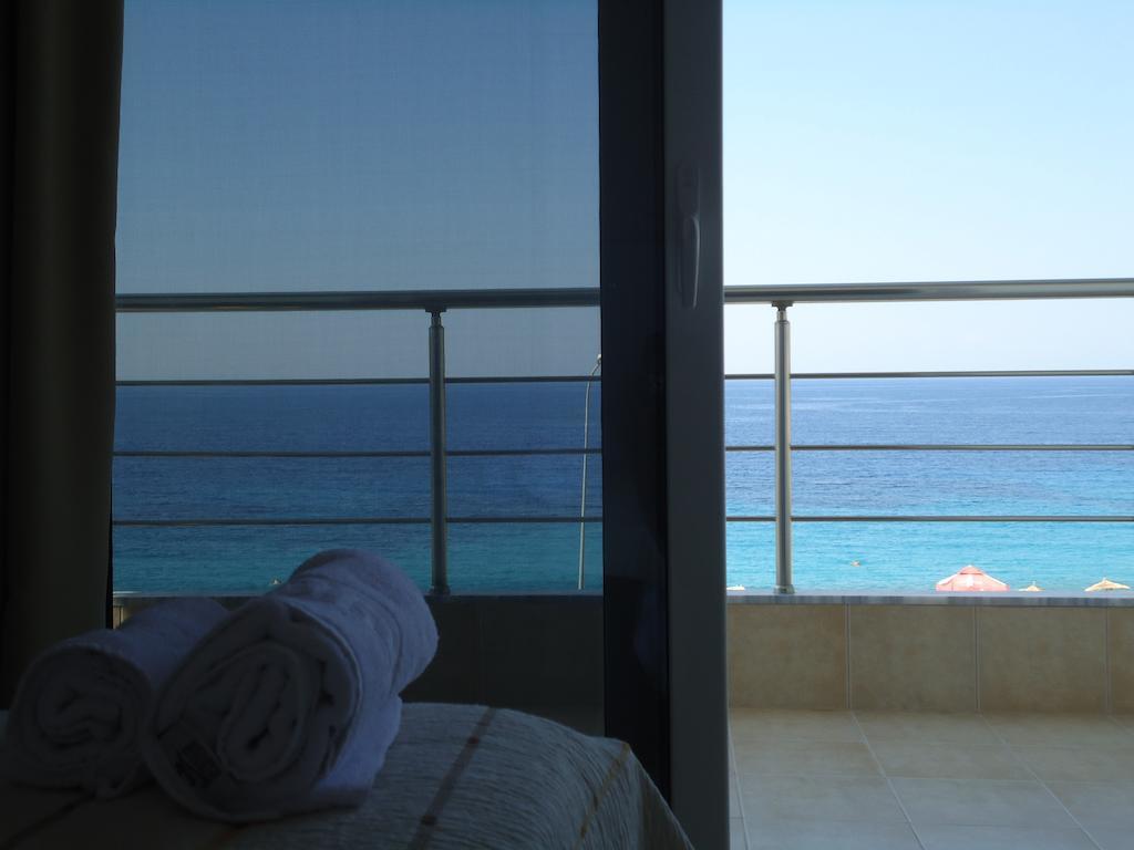 Rondos Hotel Himarë Pokoj fotografie