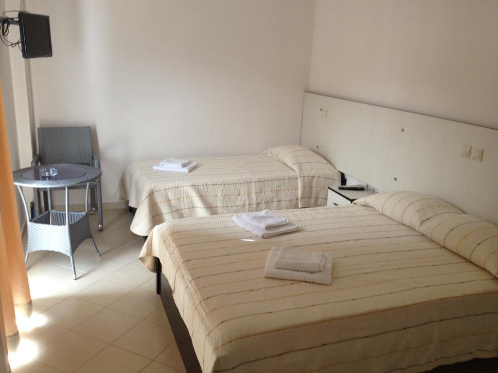 Rondos Hotel Himarë Pokoj fotografie